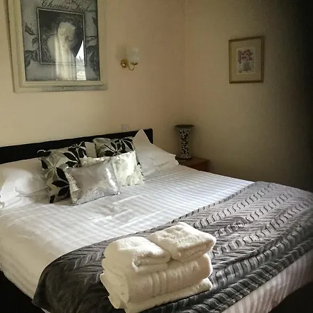 The White Rose Hotel